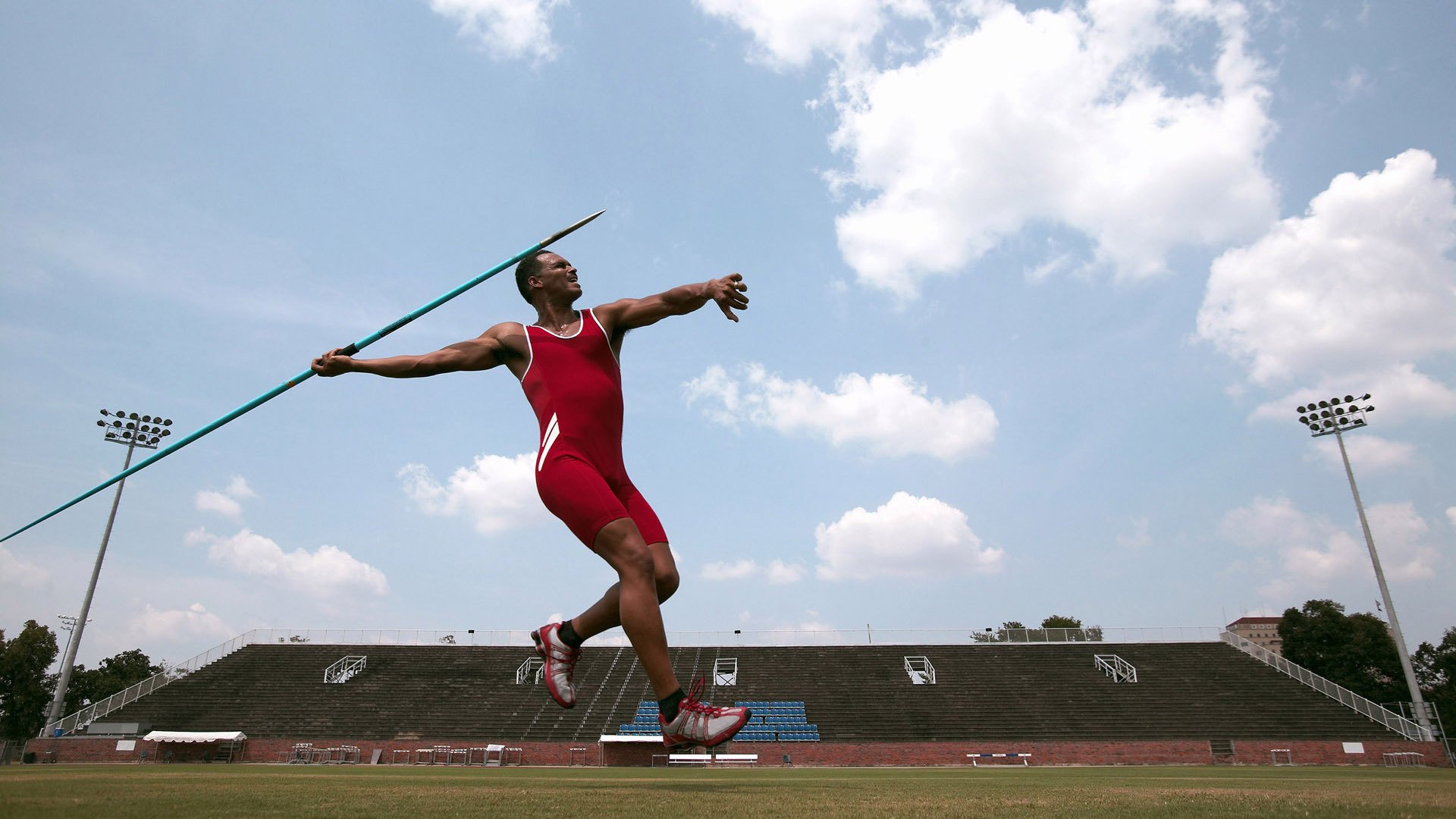 米兰体育报-VR游戏新体验：沉浸式与互动性，vr沉浸式体验是什么意思